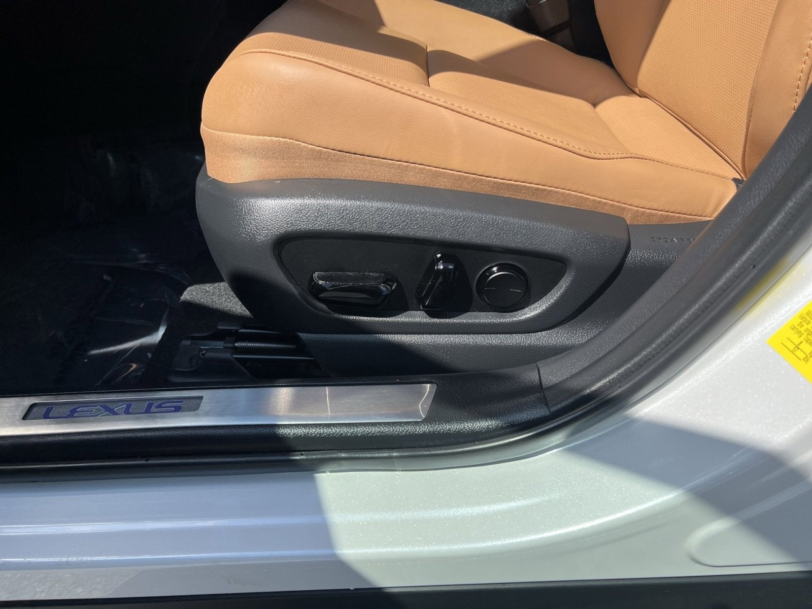 2025 Lexus UX 300h Premium