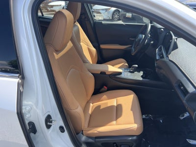 2025 Lexus UX 300h Premium