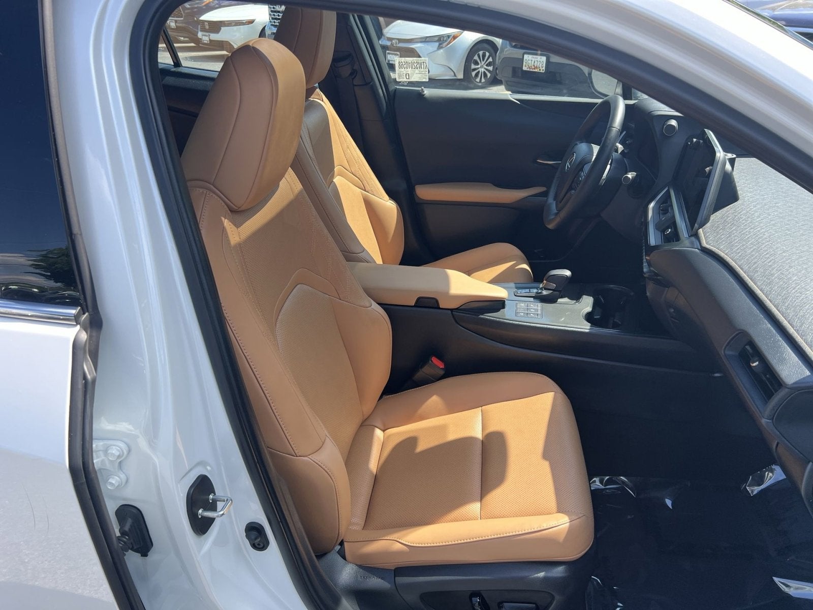 2025 Lexus UX 300h Premium