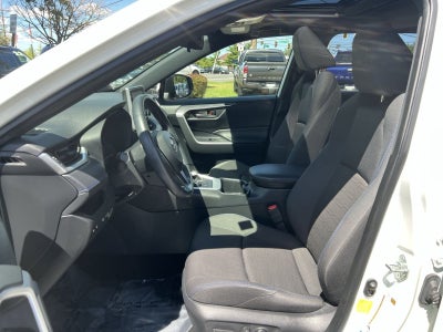 2022 Toyota RAV4 Hybrid SE