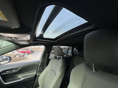 2022 Toyota RAV4 Hybrid SE