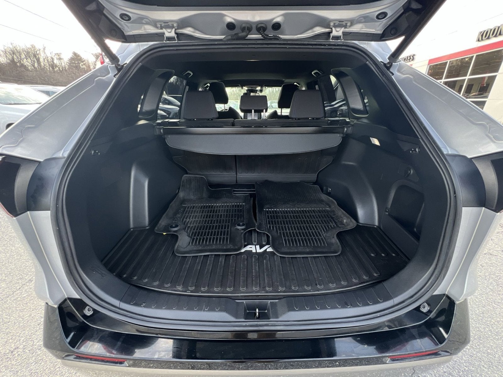 2022 Toyota RAV4 Hybrid SE