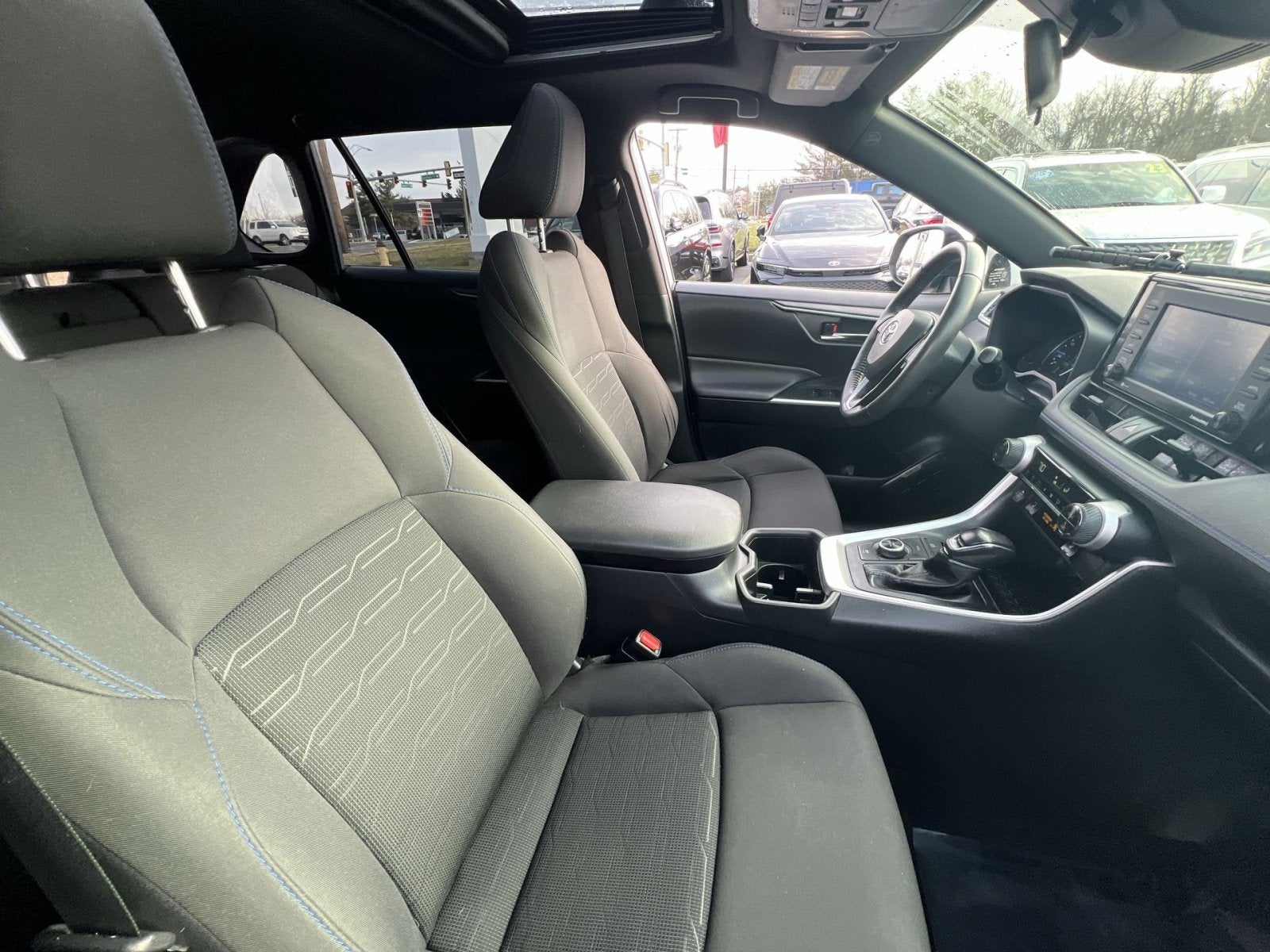 2022 Toyota RAV4 Hybrid SE