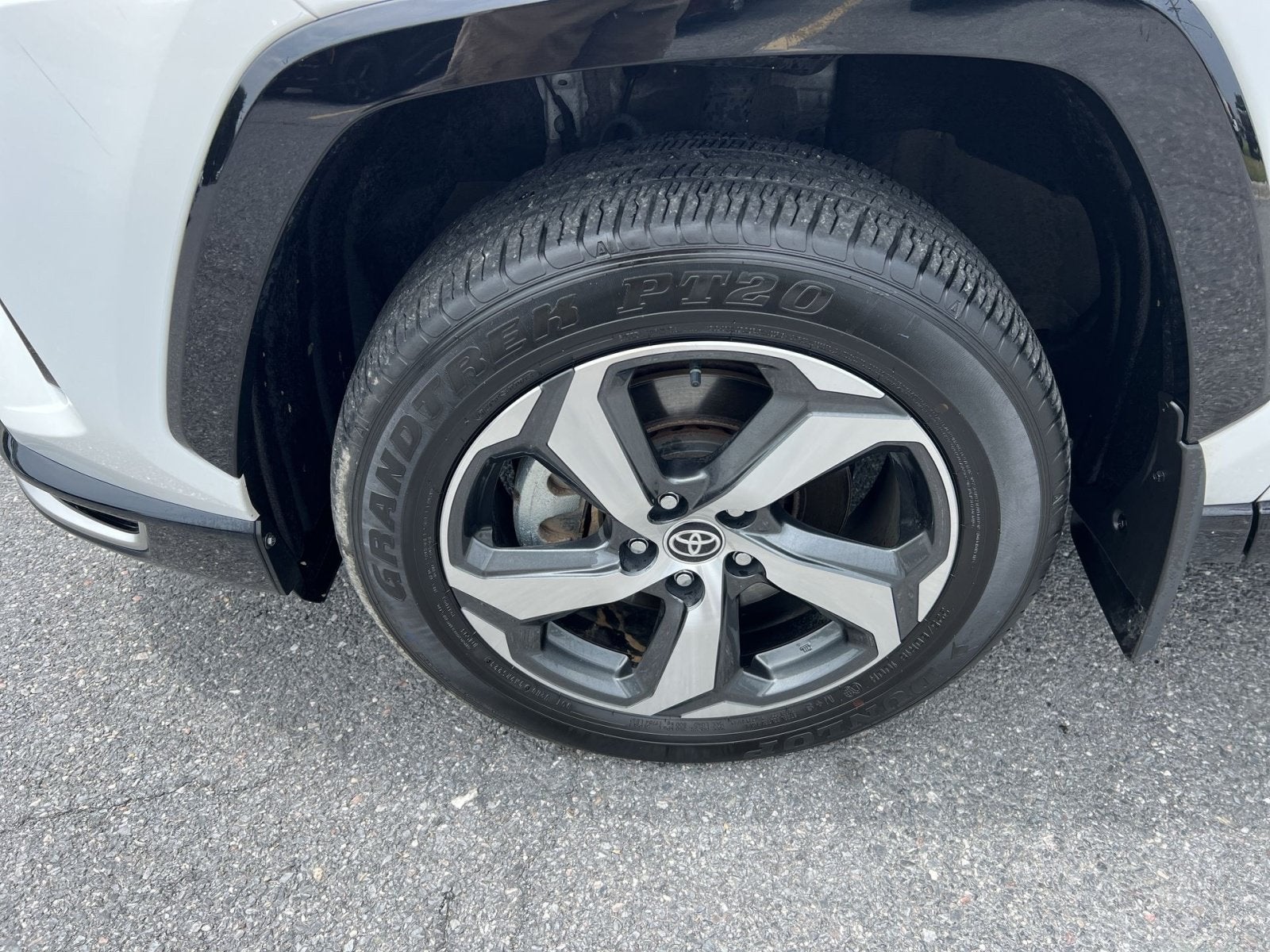 2024 Toyota RAV4 Prime SE