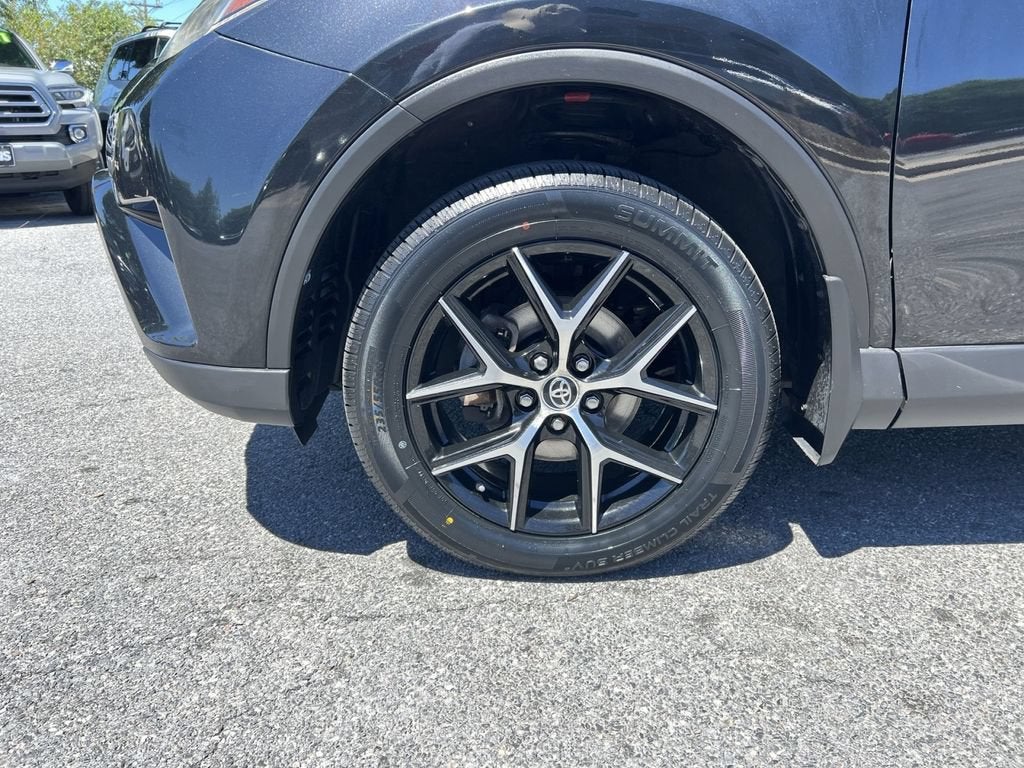 2017 Toyota RAV4 Hybrid SE