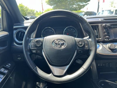 2017 Toyota RAV4 Hybrid SE