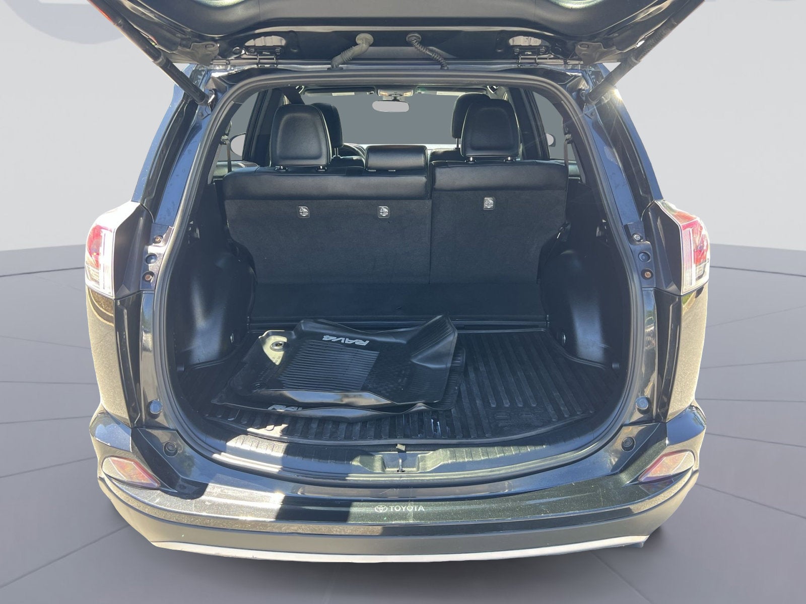 2017 Toyota RAV4 Hybrid SE