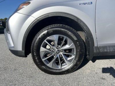 2017 Toyota RAV4 Hybrid XLE