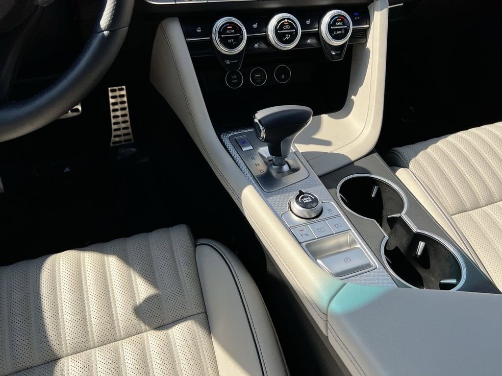 2023 Genesis G70 2.0T