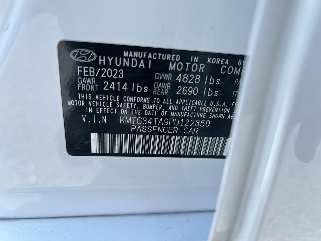 2023 Genesis G70 2.0T