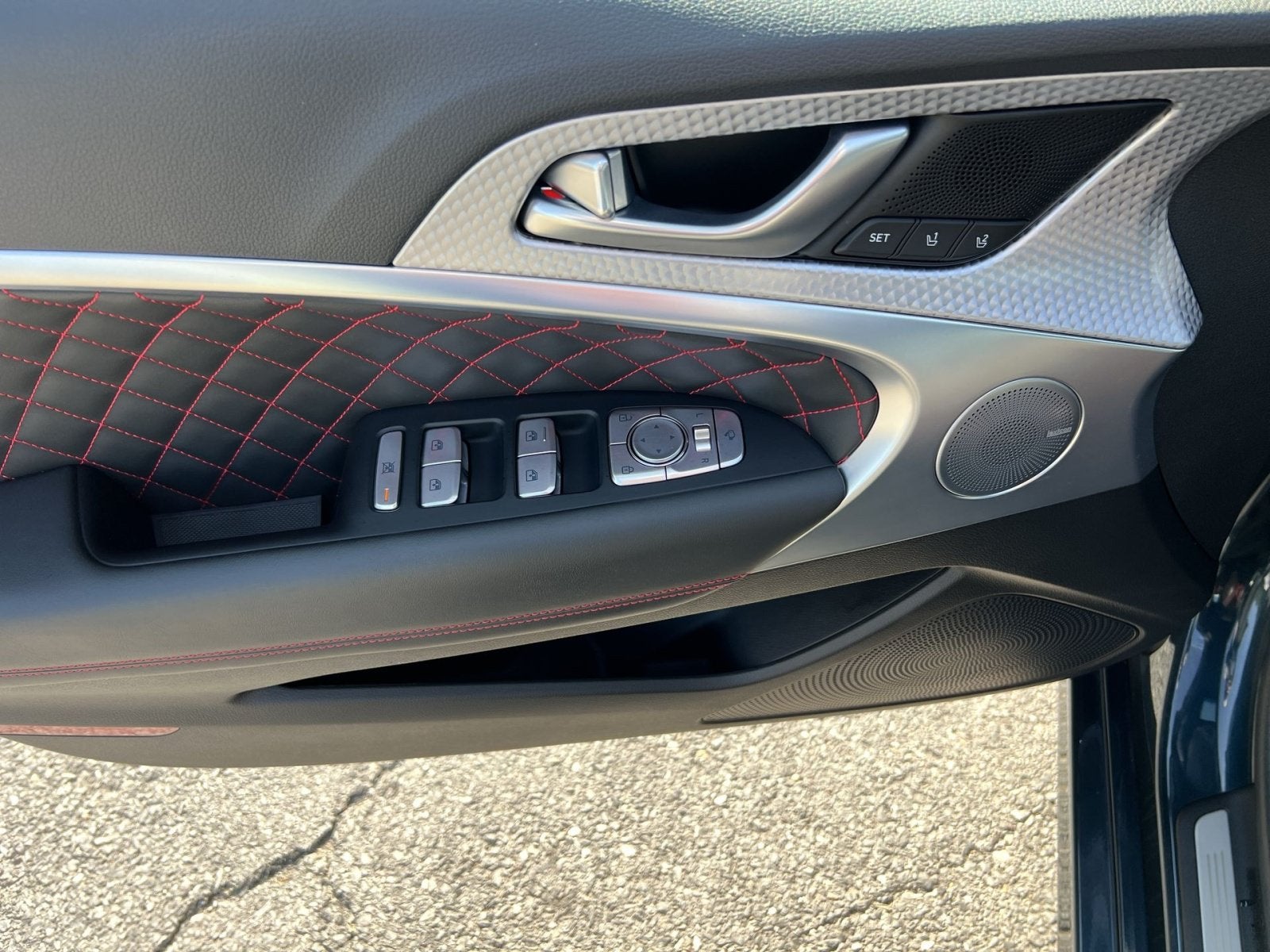 2023 Genesis G70 3.3T