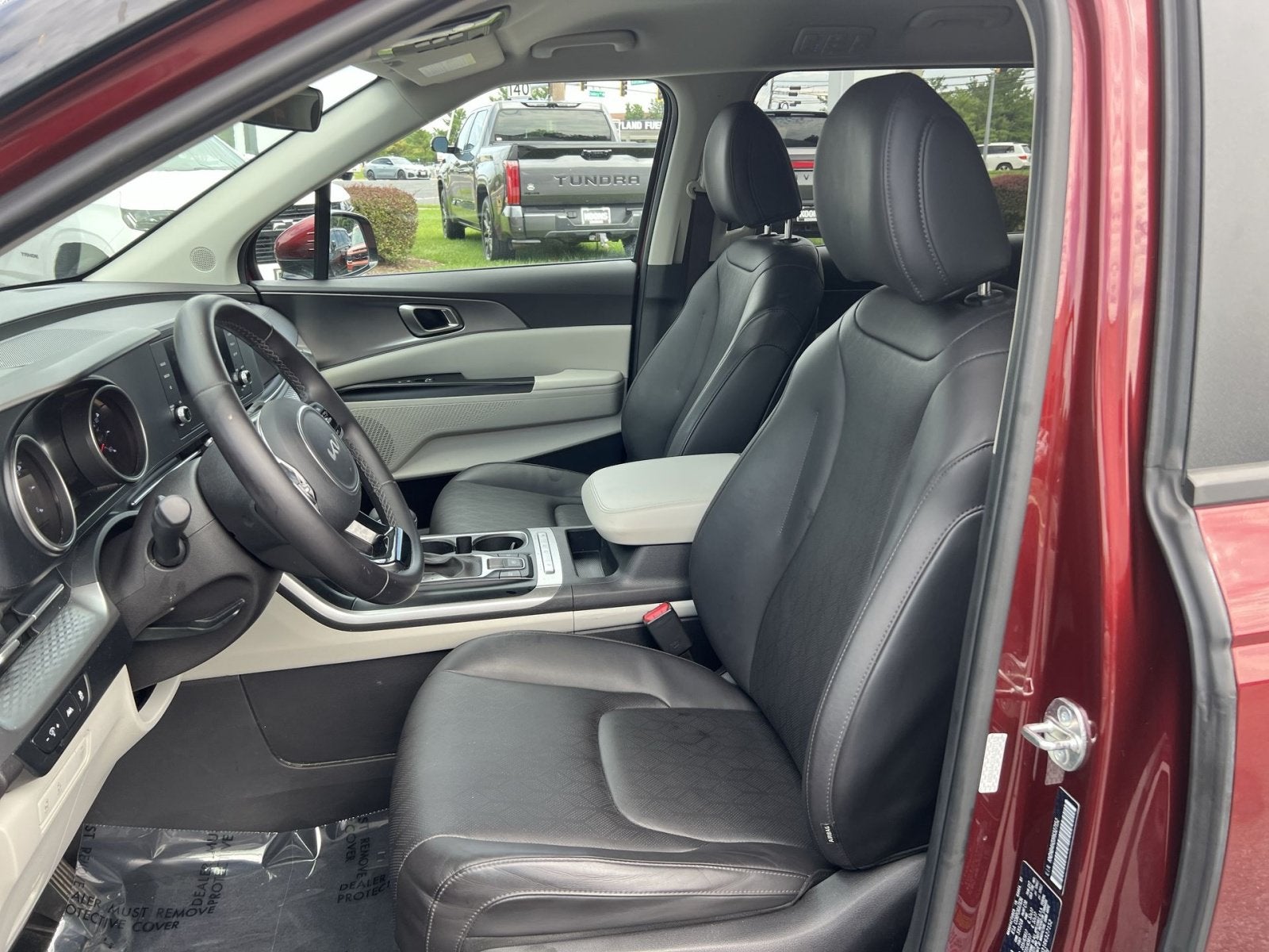 2024 Kia Carnival LX