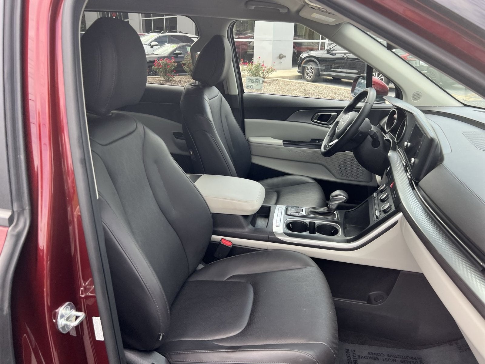 2024 Kia Carnival LX