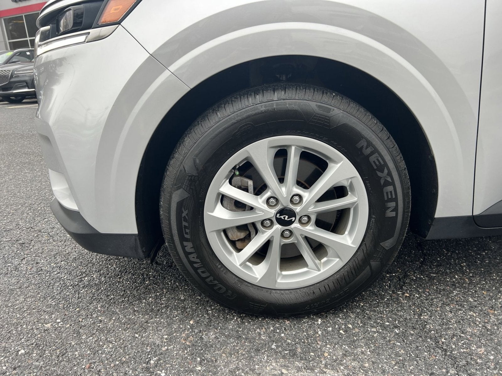 2023 Kia Carnival LX