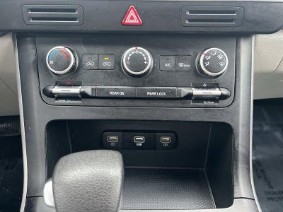 2023 Kia Carnival LX