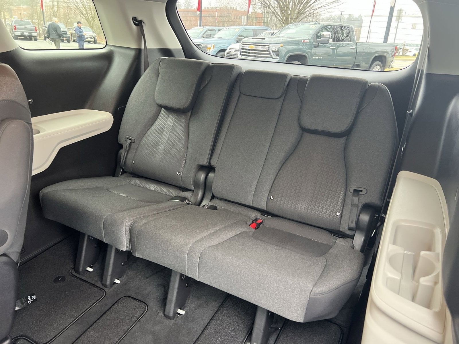 2023 Kia Carnival LX