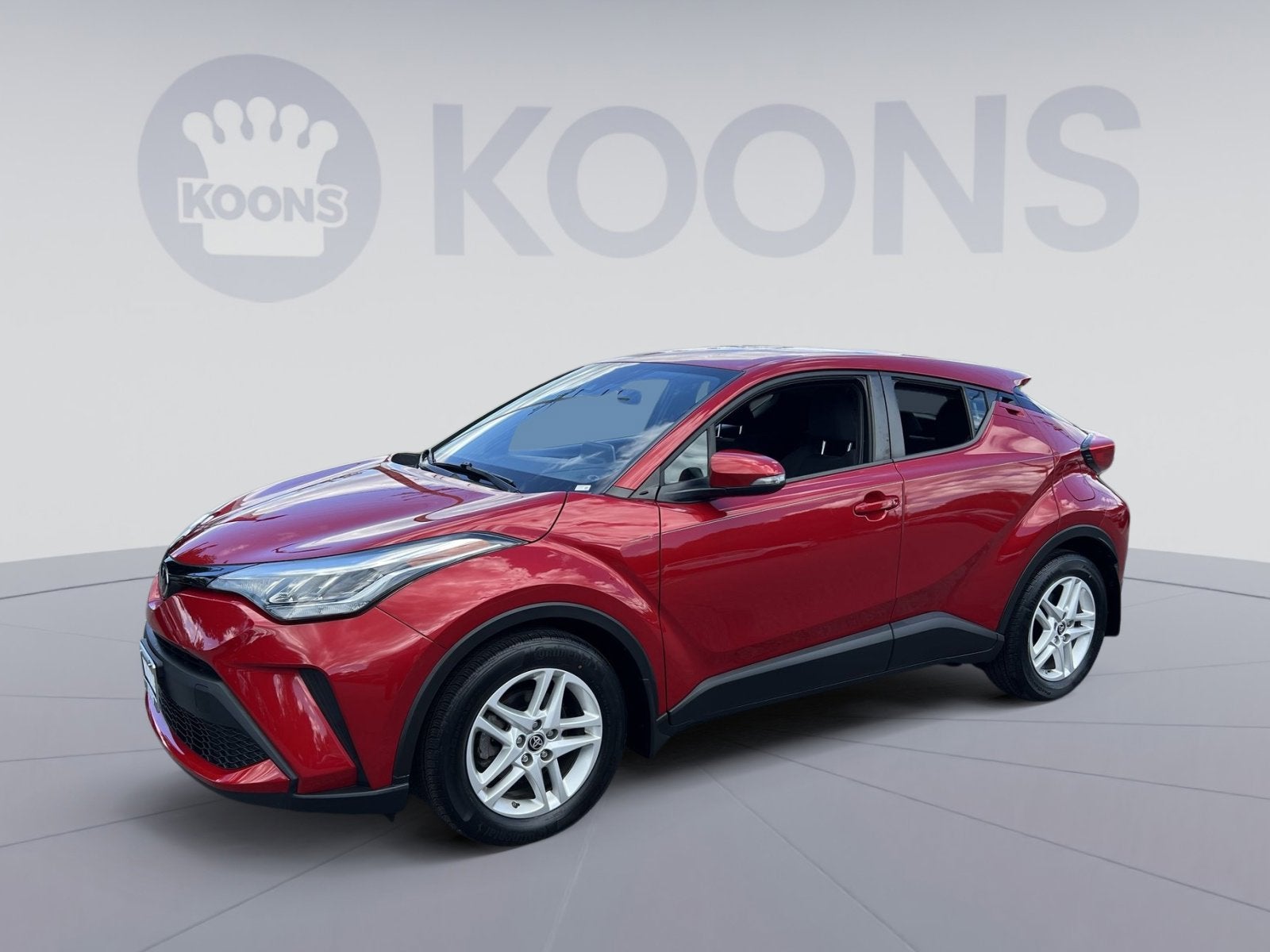 2020 Toyota C-HR LE's photo