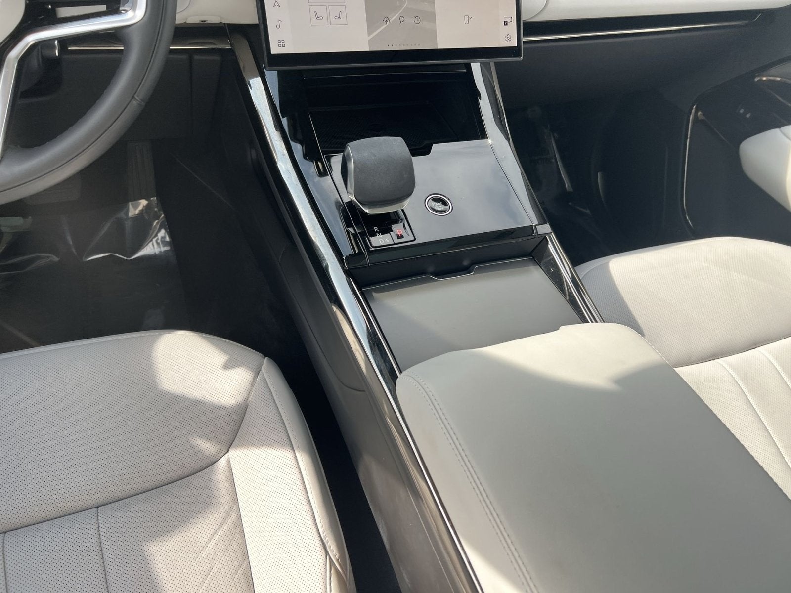 2024 Land Rover Range Rover Sport SE