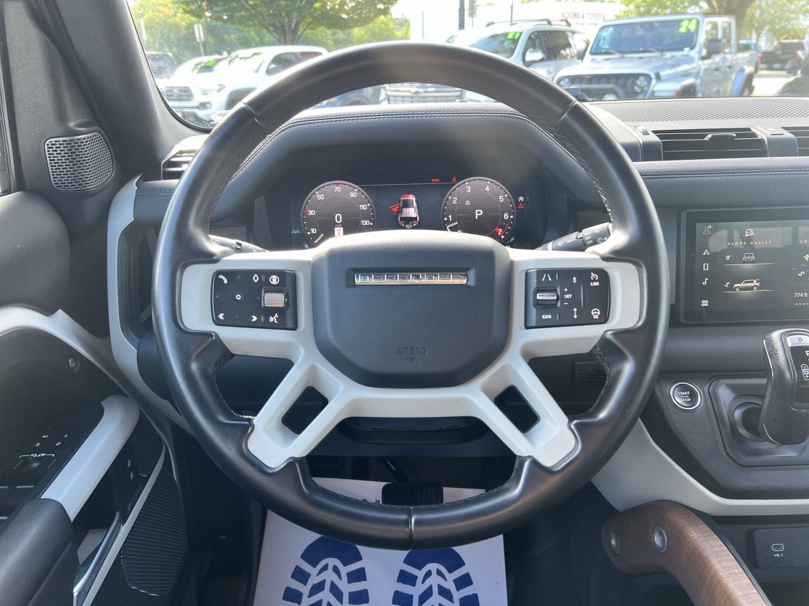 2024 Land Rover Defender 110 X-Dynamic SE