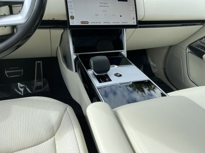 2025 Land Rover Range Rover SE