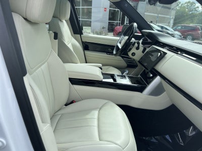 2025 Land Rover Range Rover SE