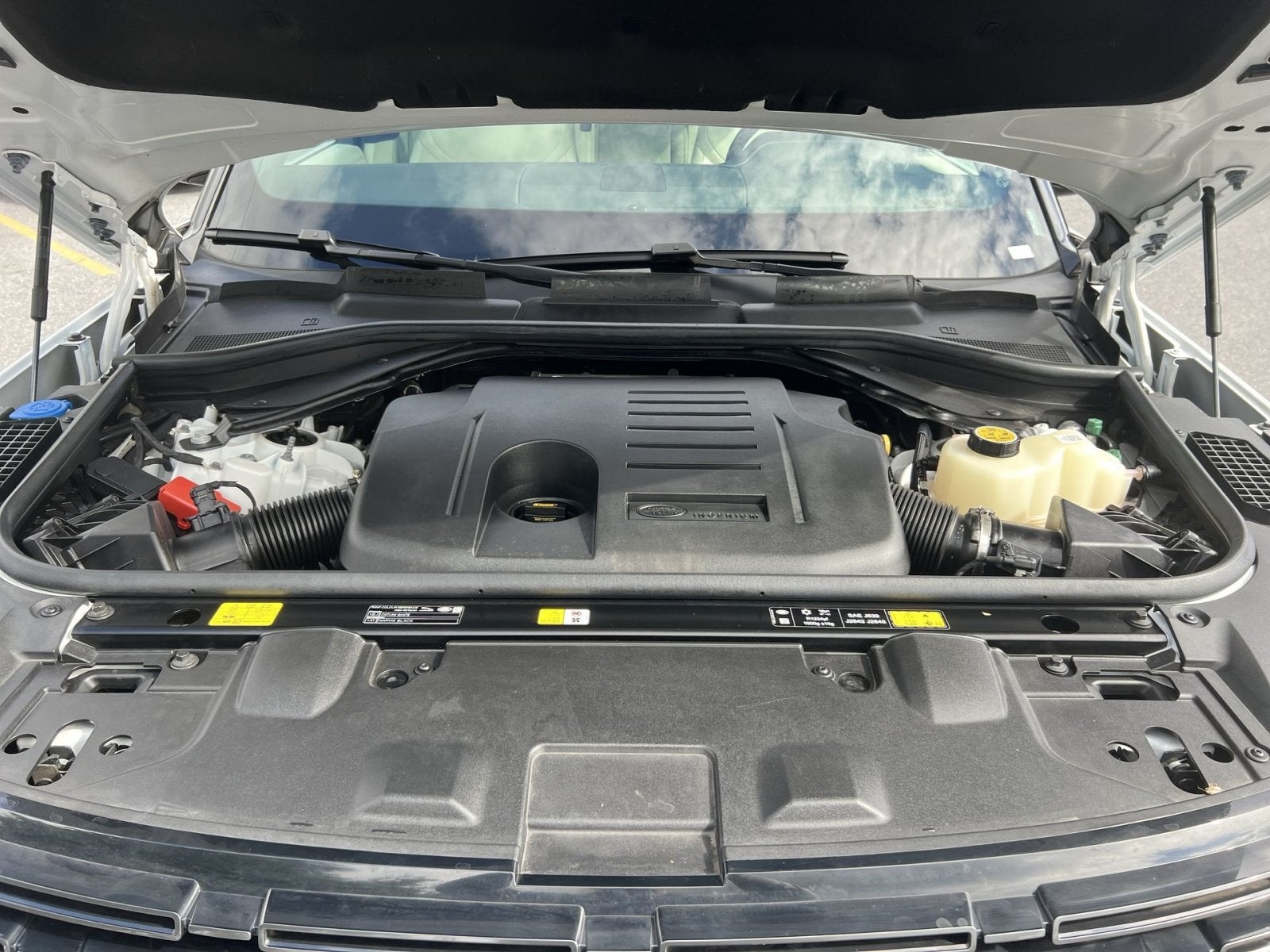 2025 Land Rover Range Rover SE