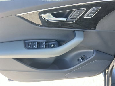 2025 Audi Q7 45 Premium