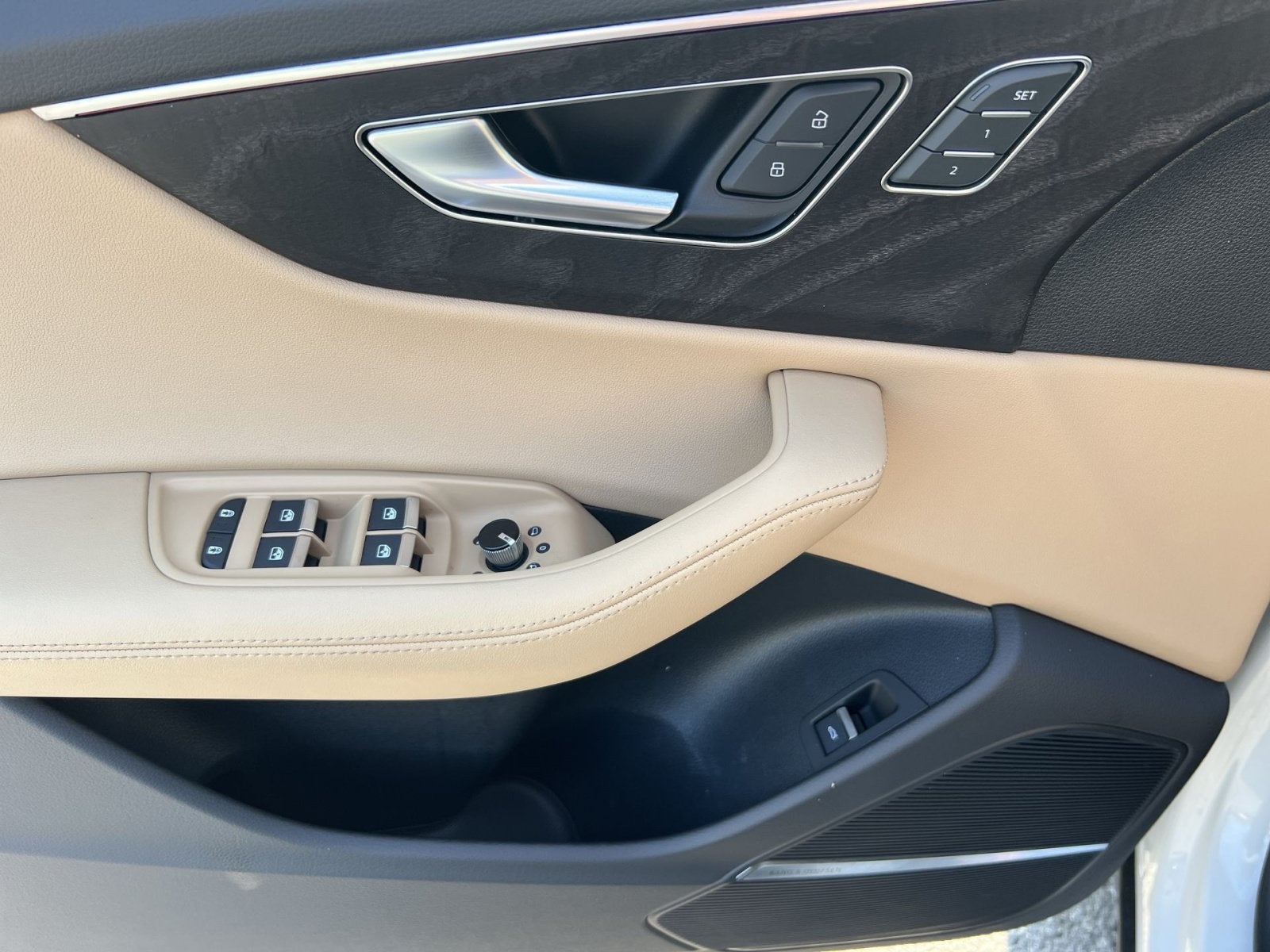 2023 Audi Q8 55 Premium Plus