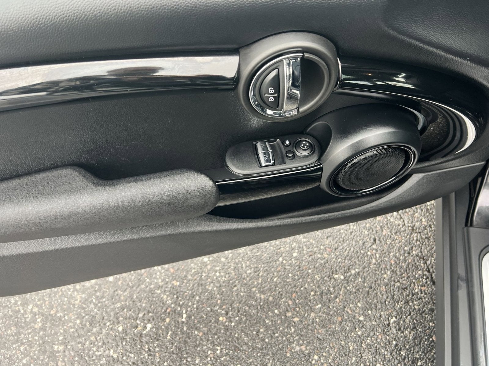 2024 MINI Cooper SE Electric Signature