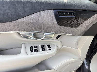 2024 Volvo XC90 B6 Plus Bright Theme