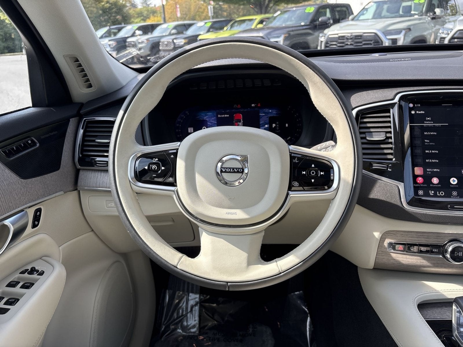 2024 Volvo XC90 B6 Plus Bright Theme
