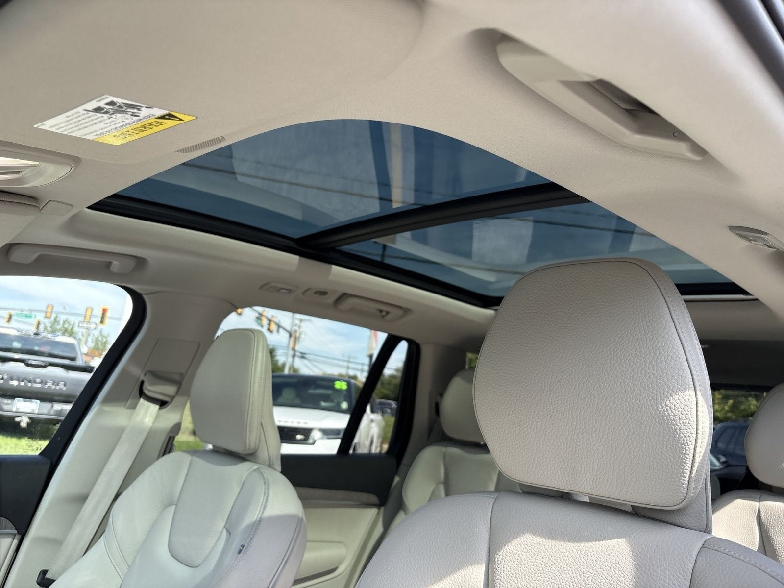 2024 Volvo XC90 B6 Plus Bright Theme