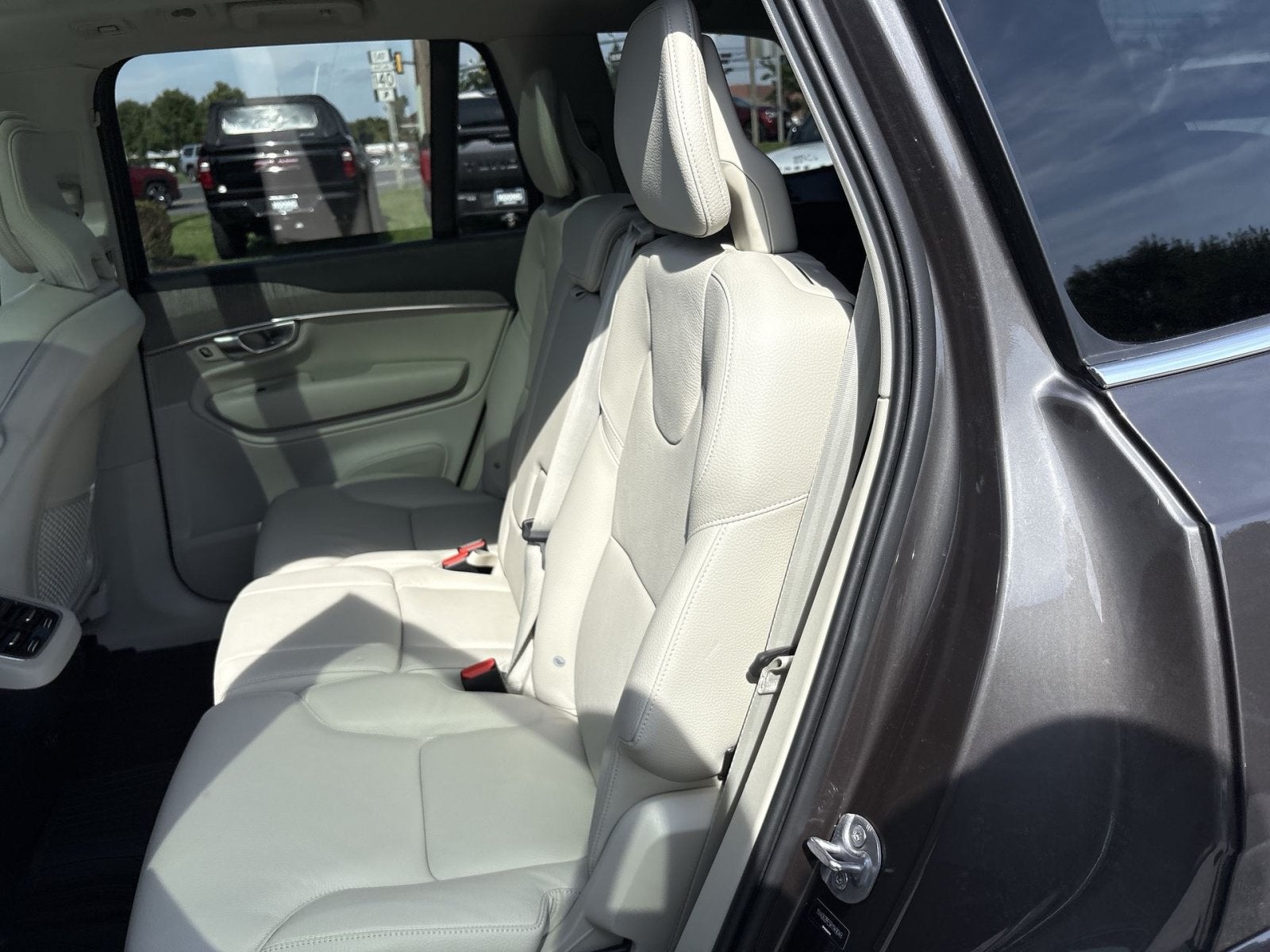 2024 Volvo XC90 B6 Plus Bright Theme