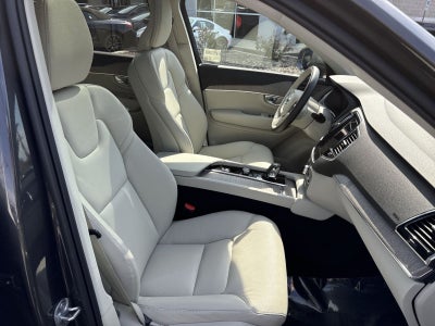 2024 Volvo XC90 B6 Plus Bright Theme