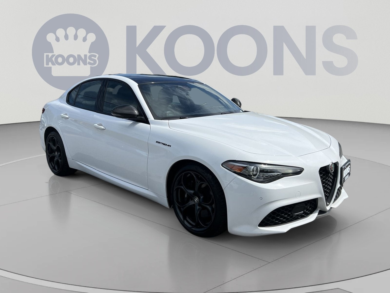 2023 Alfa Romeo Giulia Estrema